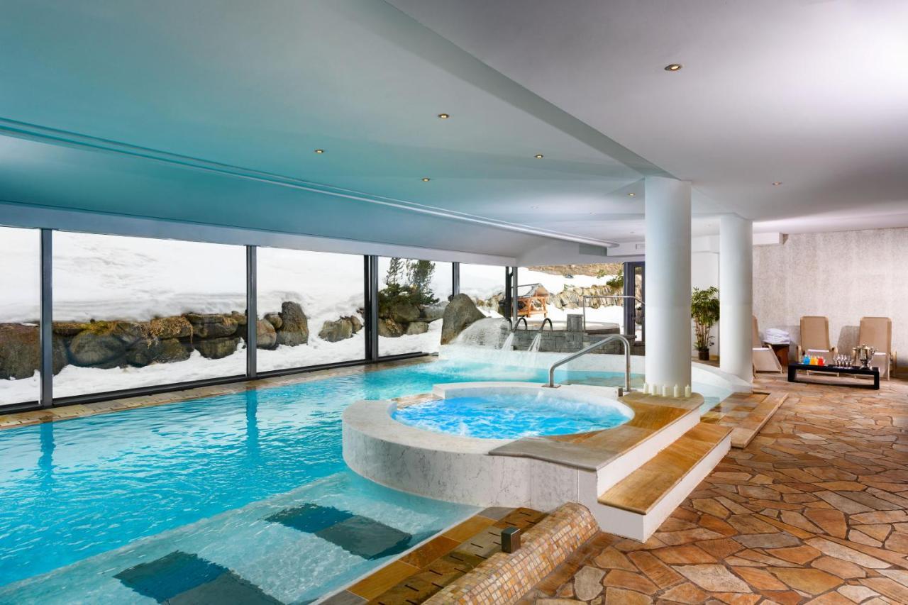 Carlo Magno Hotel Spa Resort มาดอนนาดีกัมปิโญ ภายนอก รูปภาพ